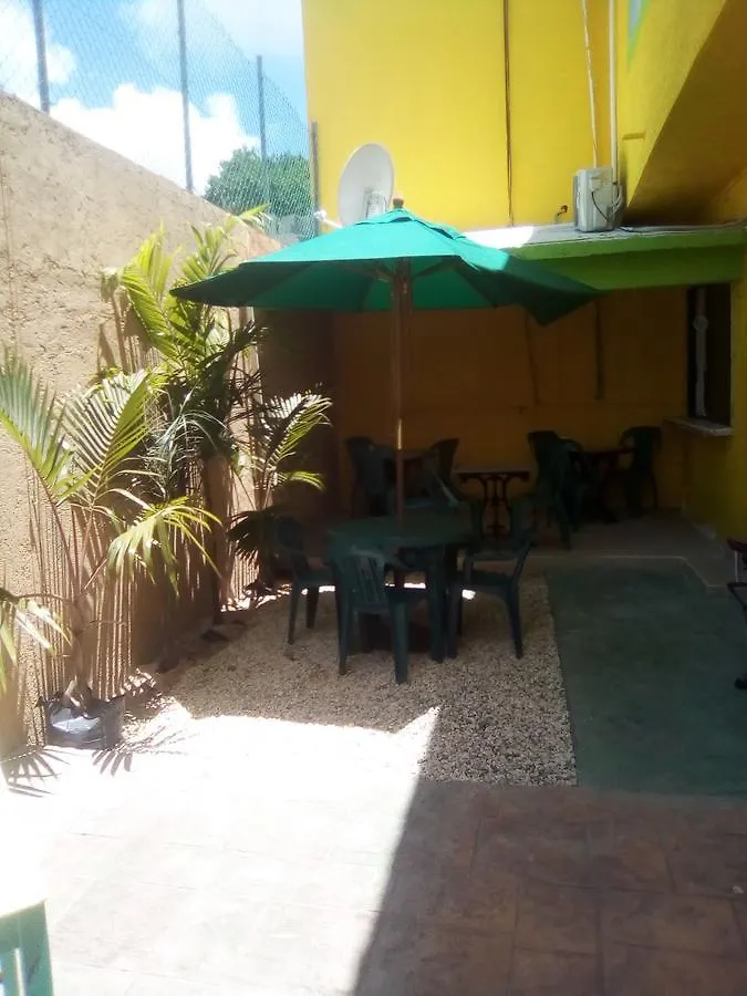 Airport Sleepy Inn Cancún Bed & Breakfast