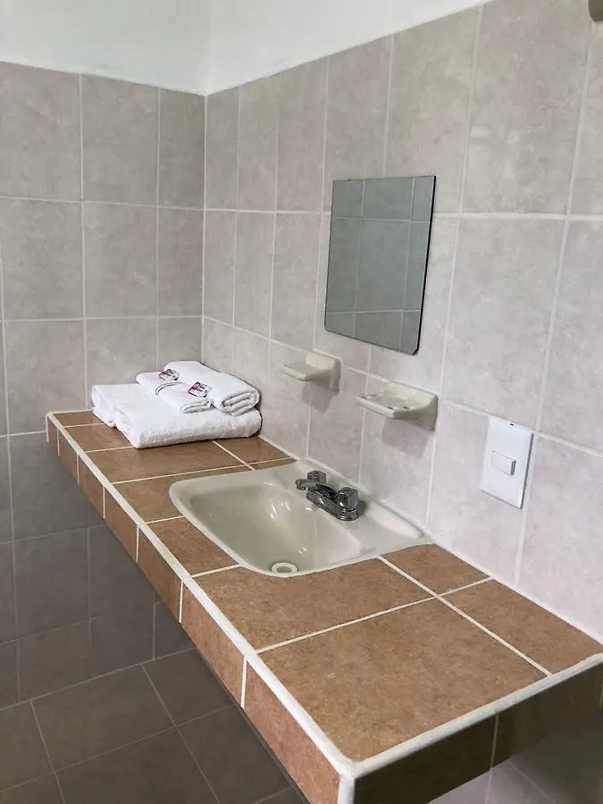 Bed & Breakfast Airport Sleepy Inn Cancún