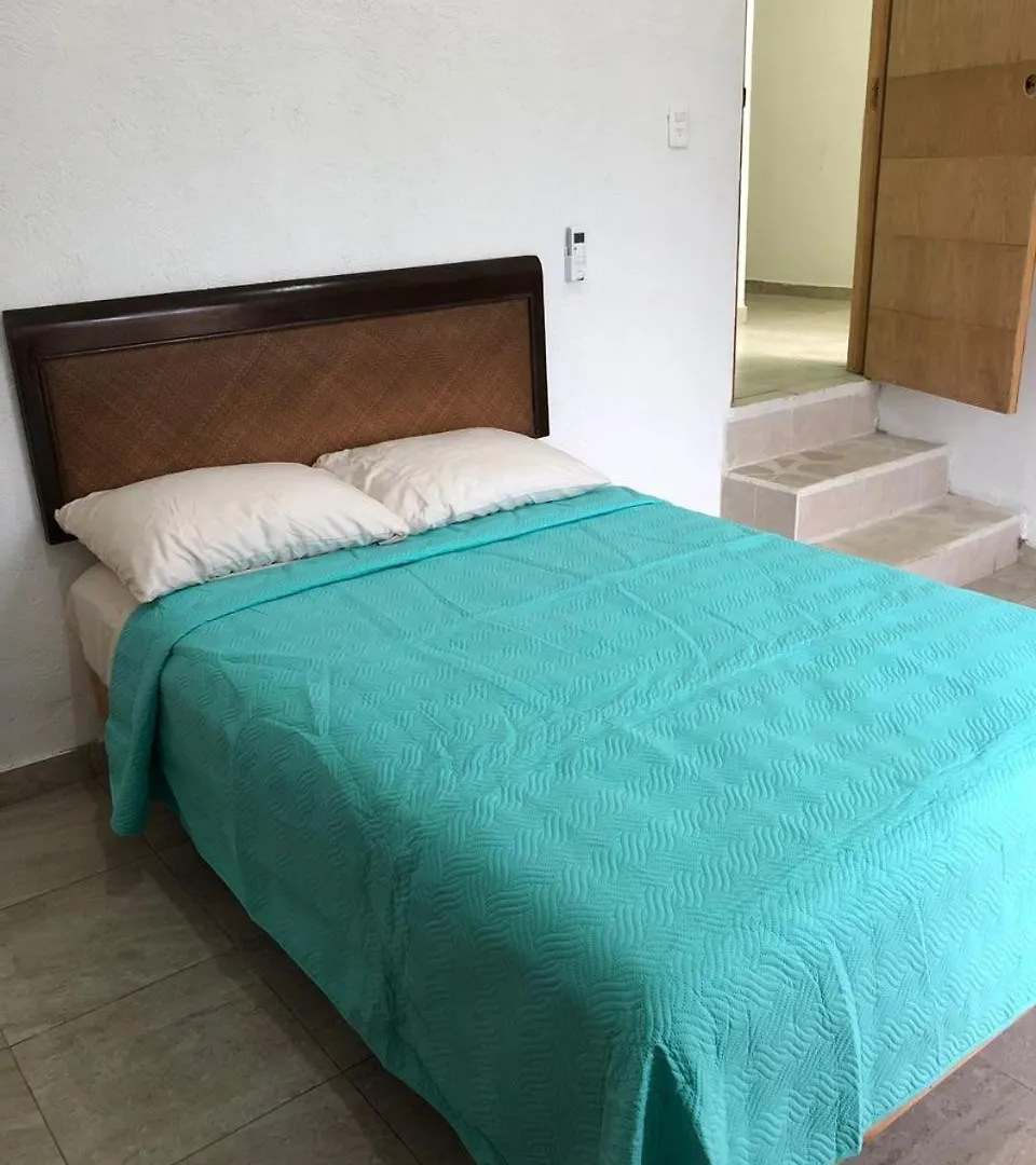 Bed & Breakfast Airport Sleepy Inn Cancún