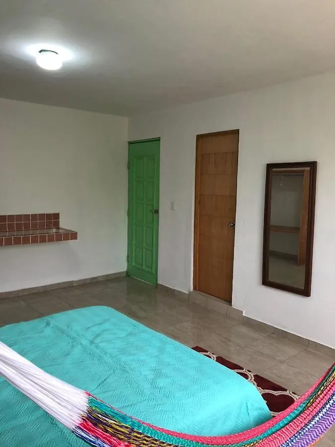 Airport Sleepy Inn Cancún Bed & Breakfast